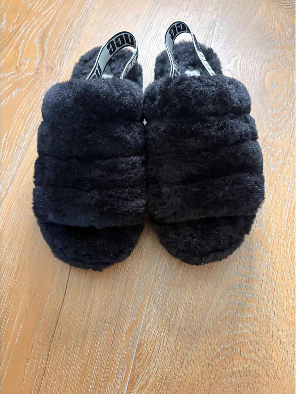 UGG Black Fluff Yeah Slide Shearling Slippers Cozy Athleisure Size 8